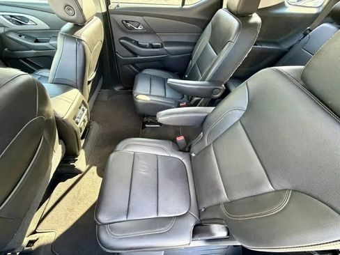 Used 2020 Chevrolet Traverse LT w/ LT Premium Package AWD/4WD image 13