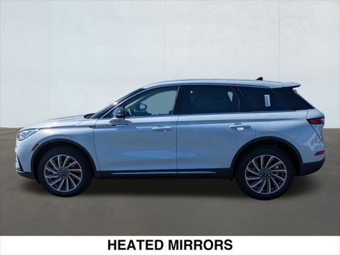 New 2025 Lincoln Corsair Reserve image 3