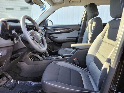 Used 2025 Chevrolet TrailBlazer LS w/ LS Confidence Package image 16