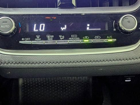 Used 2023 Toyota Corolla SE image 28