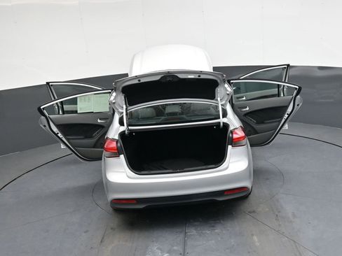 Used 2018 Kia Forte LX image 43