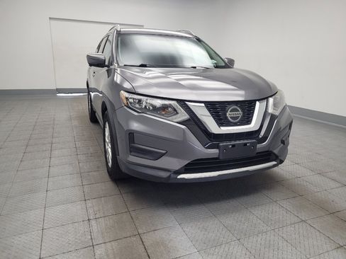 Used 2018 Nissan Rogue SV w/ Premium Package FWD image 14