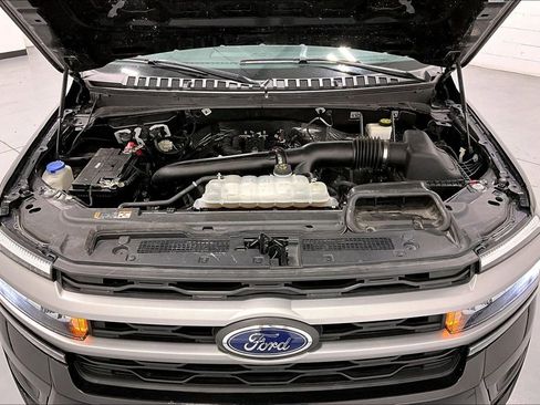 Used 2023 Ford Expedition XLT RWD image 11