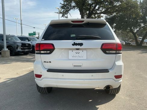 Used 2022 Jeep Grand Cherokee Laredo X image 6