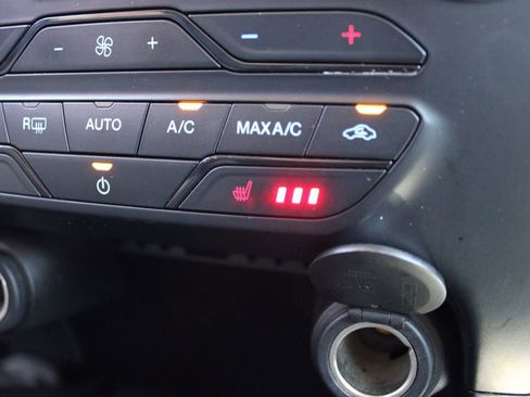 Used 2019 Ford Ranger XLT w/ Equipment Group 302A Luxury AWD/4WD image 14