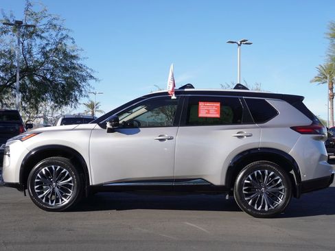 Certified 2025 Nissan Rogue Platinum image 2