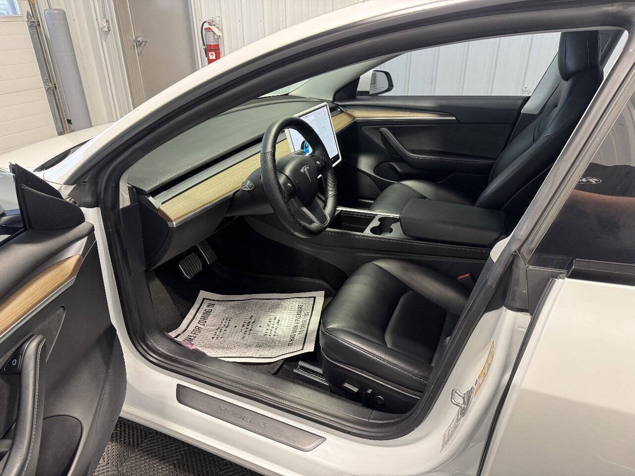 Used 2021 Tesla Model 3 Standard Range RWD image 5