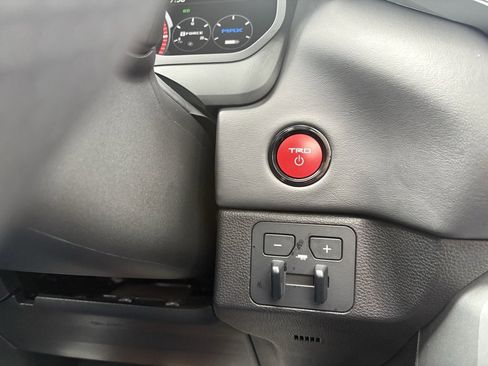 Certified 2025 Toyota Sequoia Platinum image 31