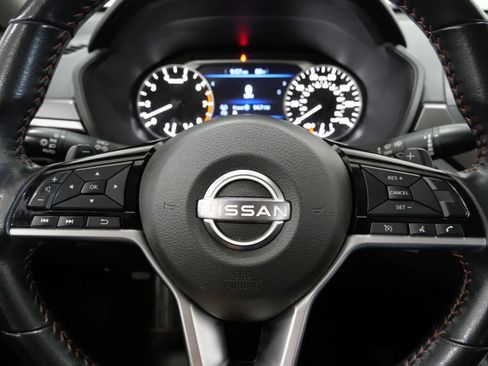 Used 2024 Nissan Altima 2.5 SR FWD image 15