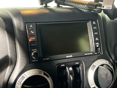 Used 2016 Jeep Wrangler Unlimited Rubicon AWD/4WD image 26