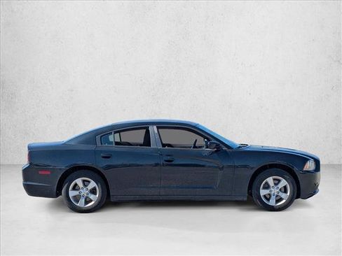 Used 2014 Dodge Charger SE image 4