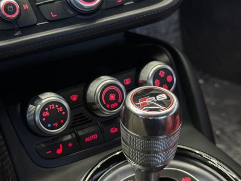 Used 2015 Audi R8 V10 image 17