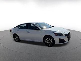 Used 2025 Nissan Altima 2.5 SV FWD video 2