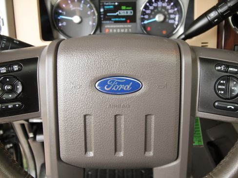Used 2014 Ford F250 Lariat w/ Lariat Ultimate Package AWD/4WD image 26