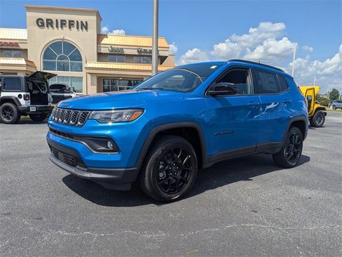 New 2025 Jeep Compass Latitude w/ Sun & Sound Group image 8
