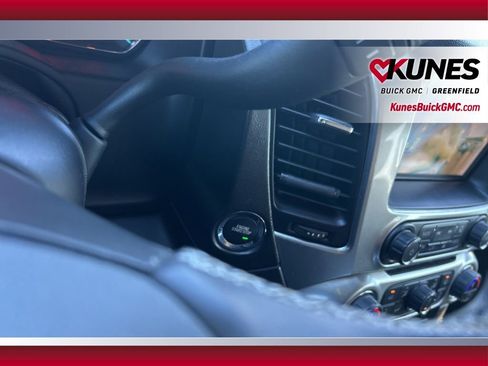 Used 2016 Chevrolet Suburban LT image 29