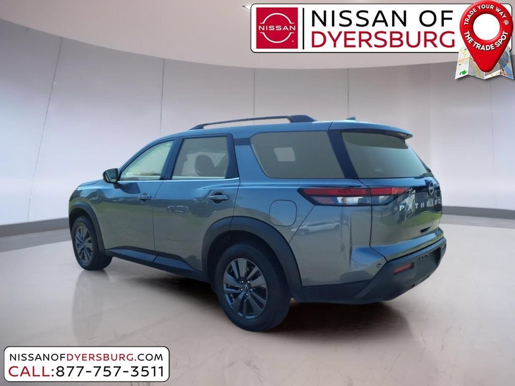 Used 2024 Nissan Pathfinder SV FWD image 5