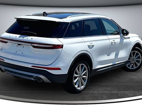 Used 2021 Lincoln Corsair AWD w/ Premium Package image 6