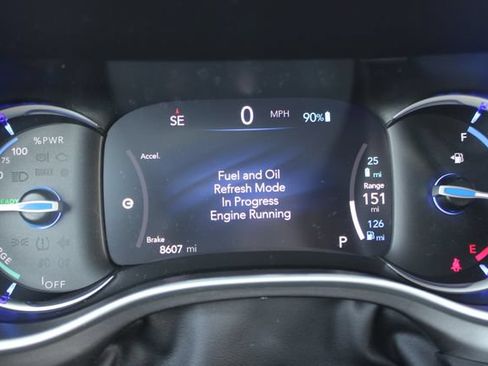 Used 2024 Chrysler Pacifica Limited w/ Uconnect Theater Family Group FWD image 16