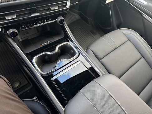 New 2026 Chevrolet Traverse High Country w/ LPO, Floor Liner Package image 17