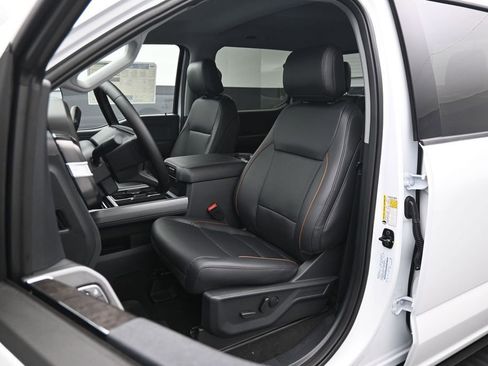 New 2026 Ford F250 Lariat w/ Black Appearance Package AWD/4WD image 8