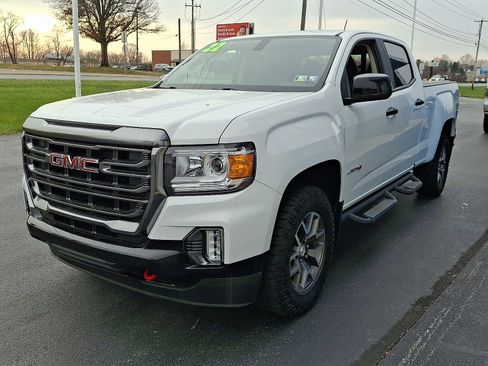 Used 2022 GMC Canyon AT4 image 3