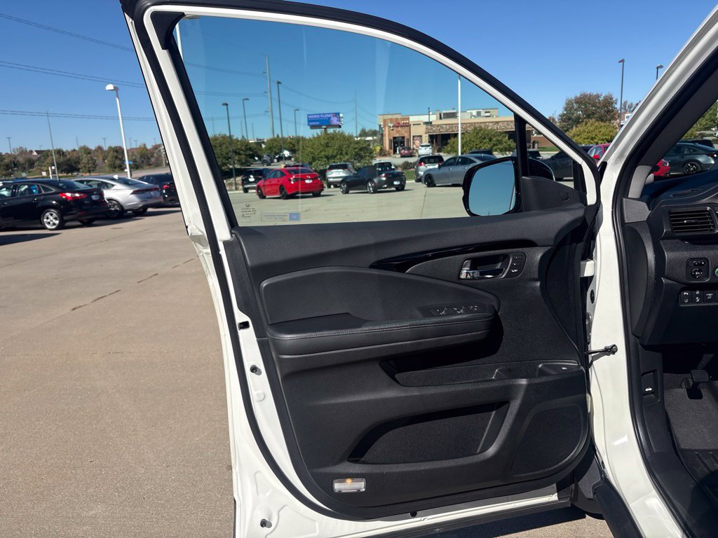 Used 2017 Honda Ridgeline RTL-E image 9