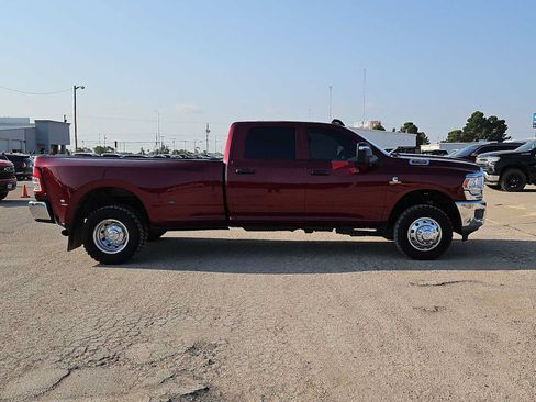 Used 2024 RAM 3500 Tradesman w/ Chrome Appearance Group AWD/4WD image 9
