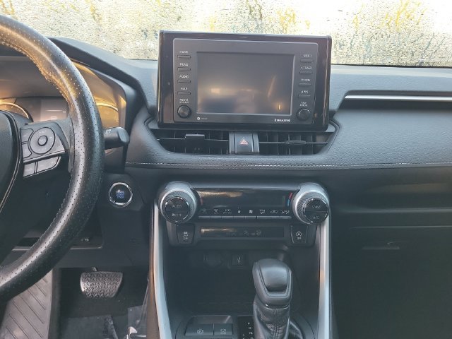 Used 2022 Toyota RAV4 XLE FWD image 20