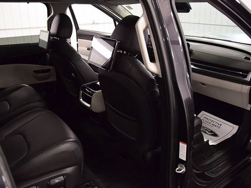 Used 2024 Kia Carnival SX Prestige FWD image 33