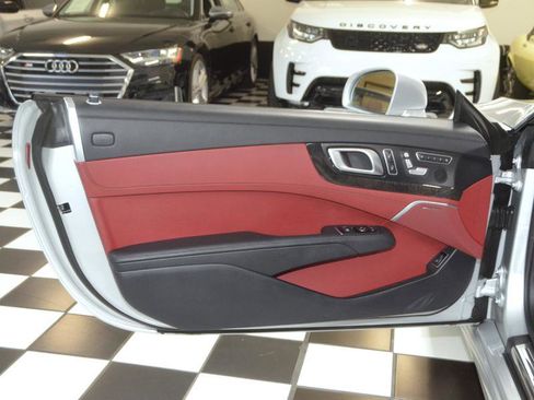 Used 2016 Mercedes-Benz SL 550 550 w/ Driver Assistance Package image 17