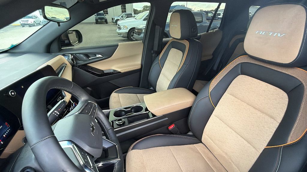 Used 2026 Chevrolet Equinox ACTIV FWD image 21