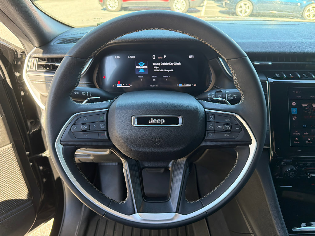 Used 2024 Jeep Grand Cherokee L Altitude AWD/4WD image 25