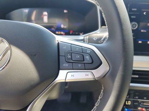 New 2026 Volkswagen Taos SE FWD image 27