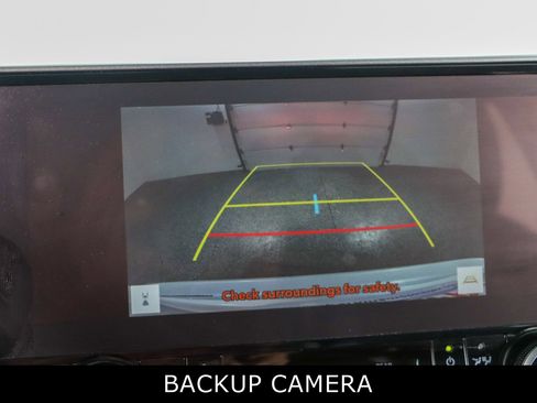 Used 2023 Toyota Highlander Limited image 18