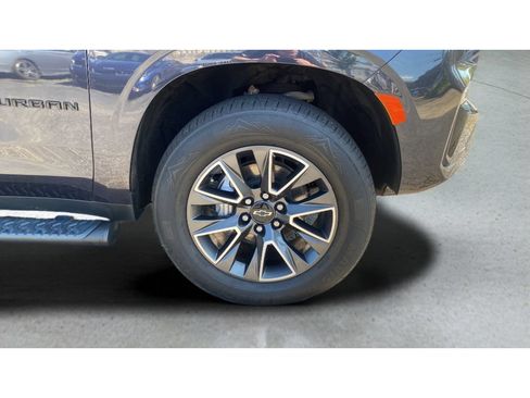Used 2022 Chevrolet Suburban Z71 w/ Luxury Package AWD/4WD image 26