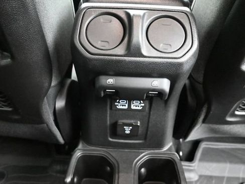 Used 2024 Jeep Wrangler Unlimited Rubicon AWD/4WD image 15