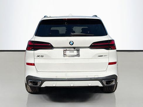 Used 2024 BMW X5 sDrive40i w/ M Sport Package image 4