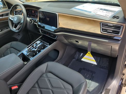 New 2026 Volkswagen Atlas SE FWD image 11