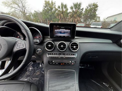 Used 2019 Mercedes-Benz GLC 300 image 11