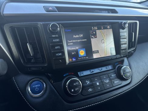 Used 2017 Toyota RAV4 Limited image 13