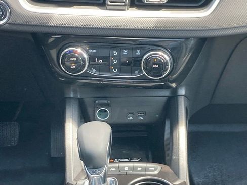 Used 2024 Chevrolet TrailBlazer LT w/ Convenience Package AWD/4WD image 13