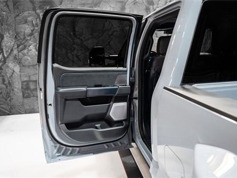 Used 2025 Ford F450 Platinum w/ FX4 Off-Road Package image 12