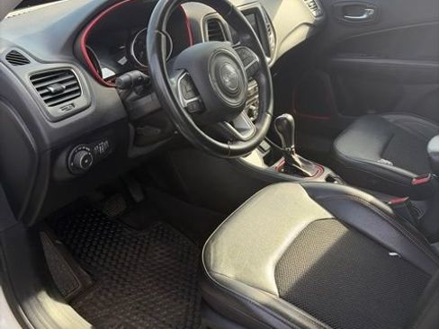 Used 2020 Jeep Compass Trailhawk AWD/4WD image 8