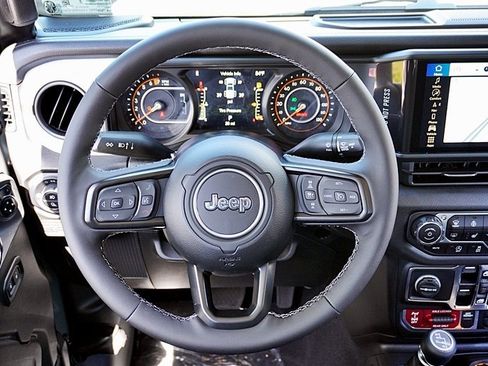 New 2025 Jeep Gladiator Willys image 26