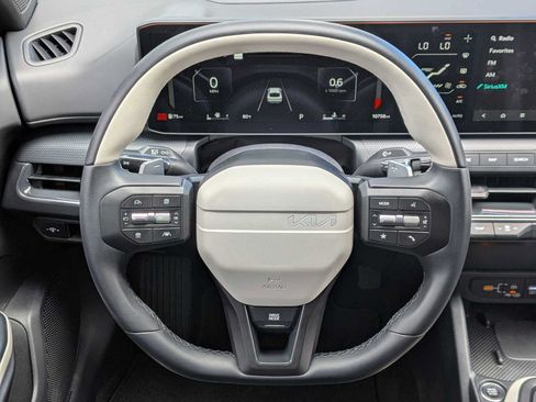 Used 2025 Kia K4 GT-Line w/ GT-Line Premium Package FWD image 31