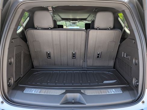 New 2026 GMC Yukon Denali w/ Denali Reserve Package AWD/4WD image 18