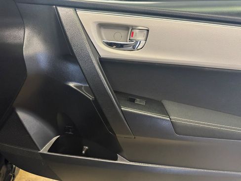 Used 2019 Toyota Corolla LE FWD image 21