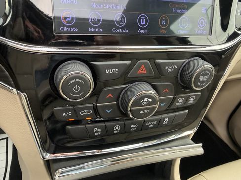 Used 2020 Jeep Grand Cherokee Limited RWD image 27