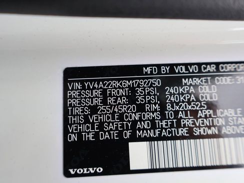 Used 2021 Volvo XC60 T6 Momentum w/ Advanced Package AWD/4WD image 41
